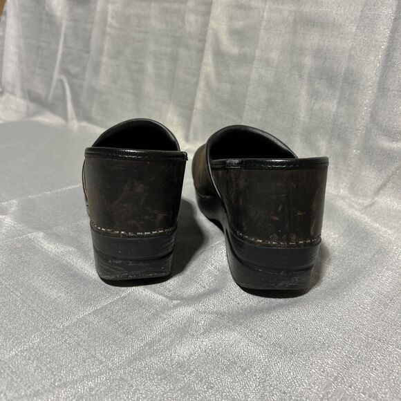 Dansko Wide Pro Antique Brown Oiled Clogs 299780202 Women's US 9.5-10 EU 40 - Picture 3 of 9